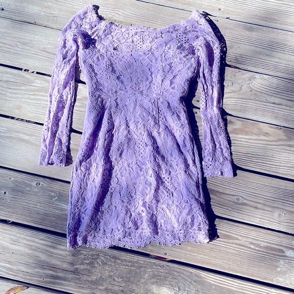 Lace Dress - Picture 4 of 7